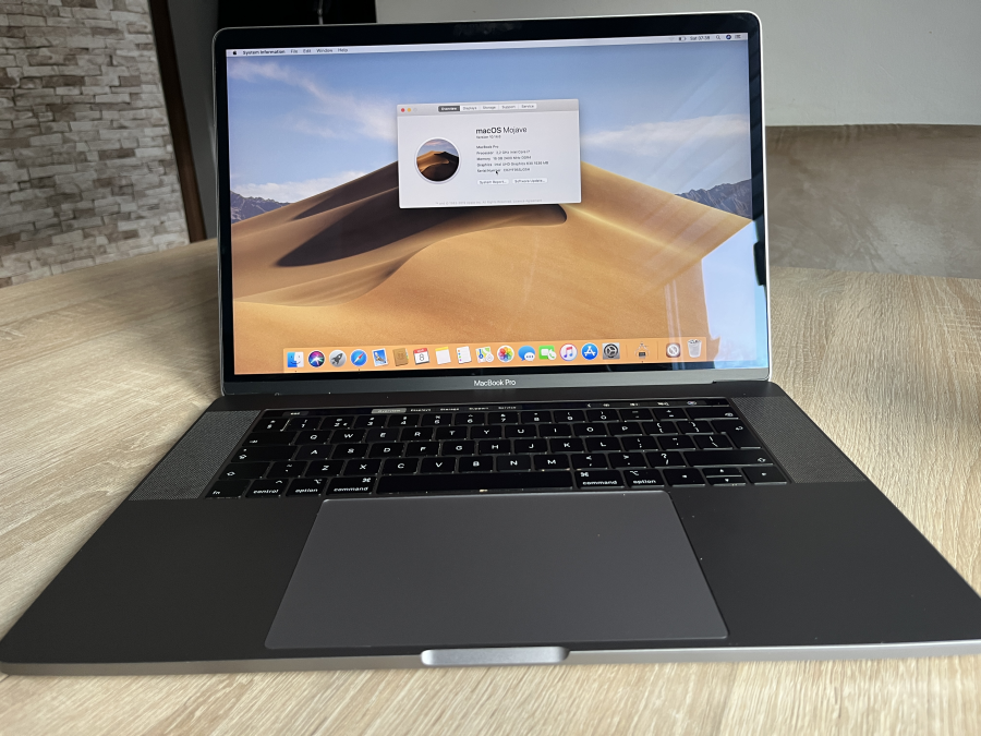 Apple MacBook Pro 15.4" Retina Touchbar Mid 2018 I7-8750H 16GB / 256 SSD sötétszürke