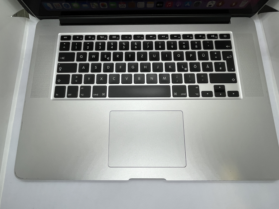 Apple MacBook Pro 11,2 15" Retina Late 2013  i7-4750HQ  2.0GHz 8GB (1x8GB ) / 128GB SSD ezüst