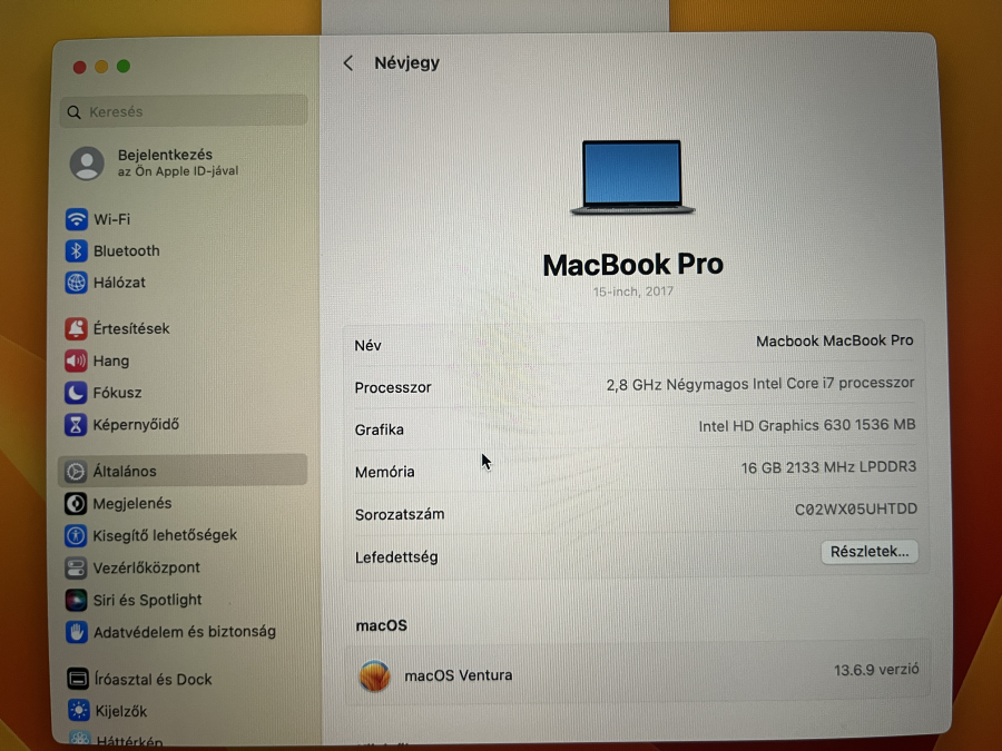 Apple MacBook Pro 14,3 15" Retina  Touchbar 2017 i7-7700HQ 2.80GHz 16GB (2x8GB ) / 500 SSD Radeon Pro 555 , sötétszürke