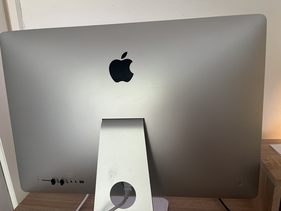 Apple iMac 17,1 27" 5K Late 2015 ( A1449 ) Core i5 -6700K 4.0 32GB RAM/ 256GB SSD  Radeon R9 M395 / 2GB  